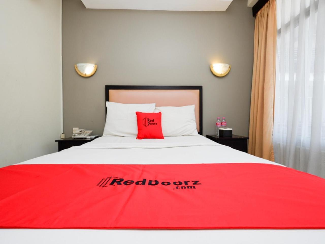 Reddoorz Plus @ Singosari Raya Семаранг Екстер'єр фото